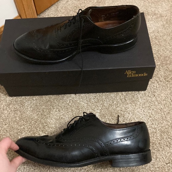 Allen Edmonds Oxford Wingtips - Picture 2 of 4